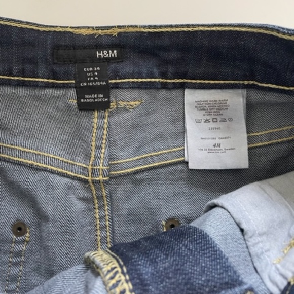 H&M | Navy Blue Denim Pencil Skirt with Gold Trim | Size 4, Classic & Chic - Picture 9 of 13